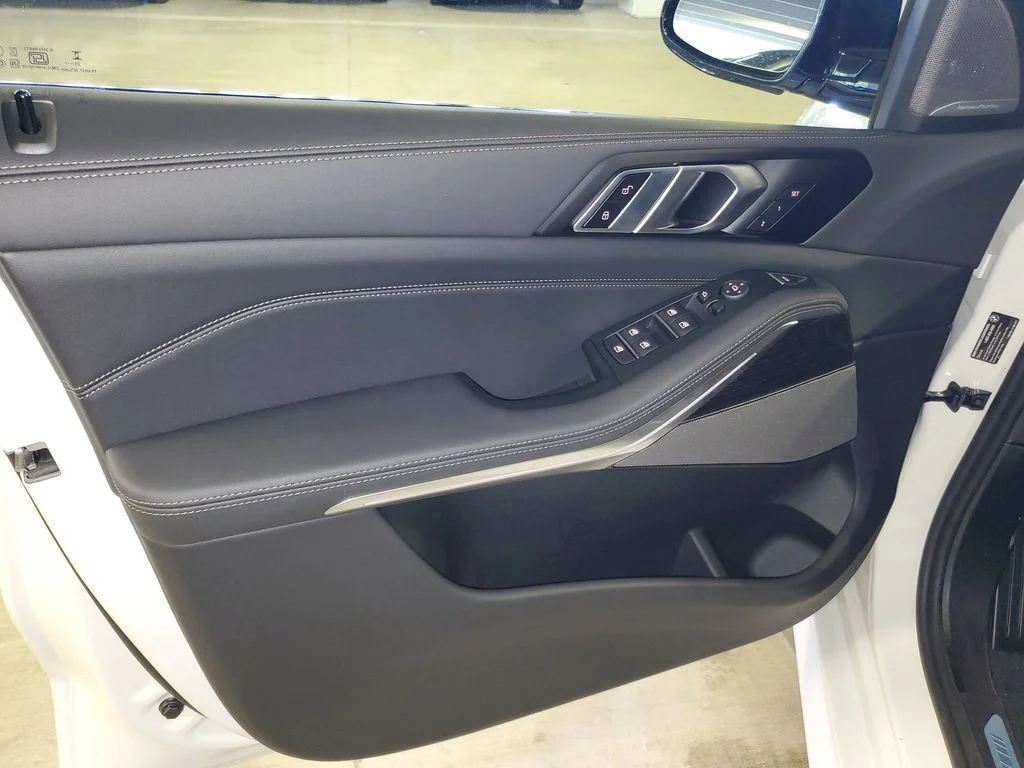 Used 2026 White BMW sDrive40i image 14
