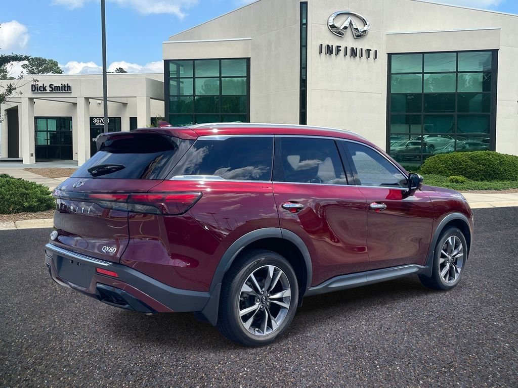 Used 2023 Red INFINITI LUXE image 6
