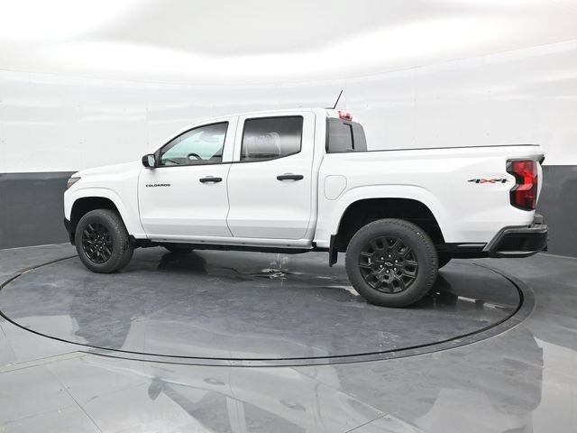 New 2026 Summit White Chevrolet WT image 4