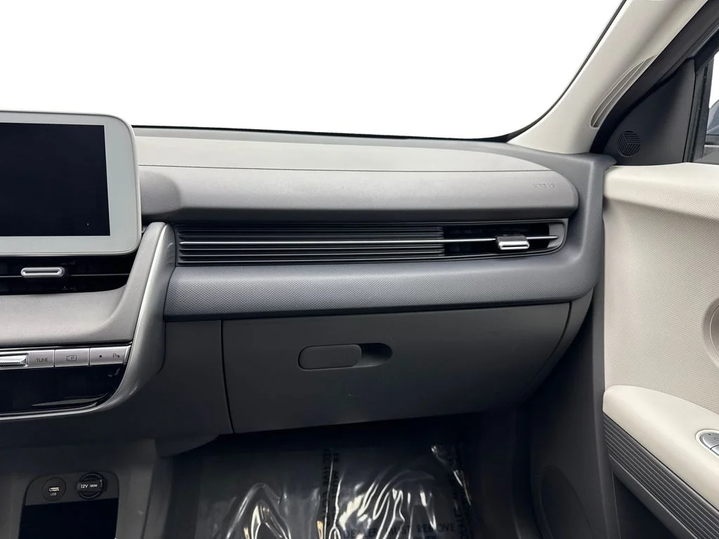 Used 2024 Green Hyundai SEL image 58