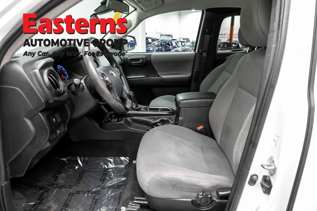 Used 2020 White Toyota SR image 13