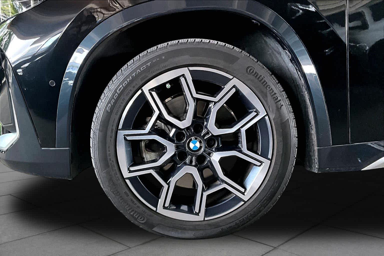 Used 2023 Black Sapphire Metallic BMW xDrive28i image 10