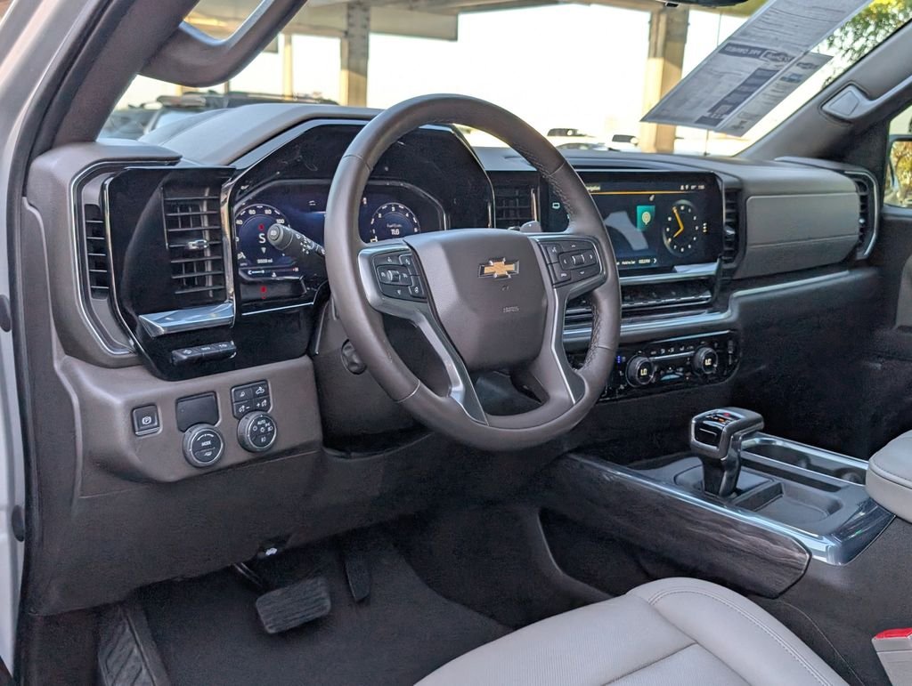 Used 2022 Silver Chevrolet LTZ image 4