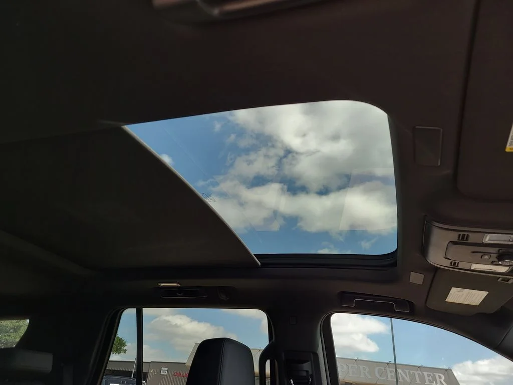Used 2025 Red Chevrolet Z71 image 7