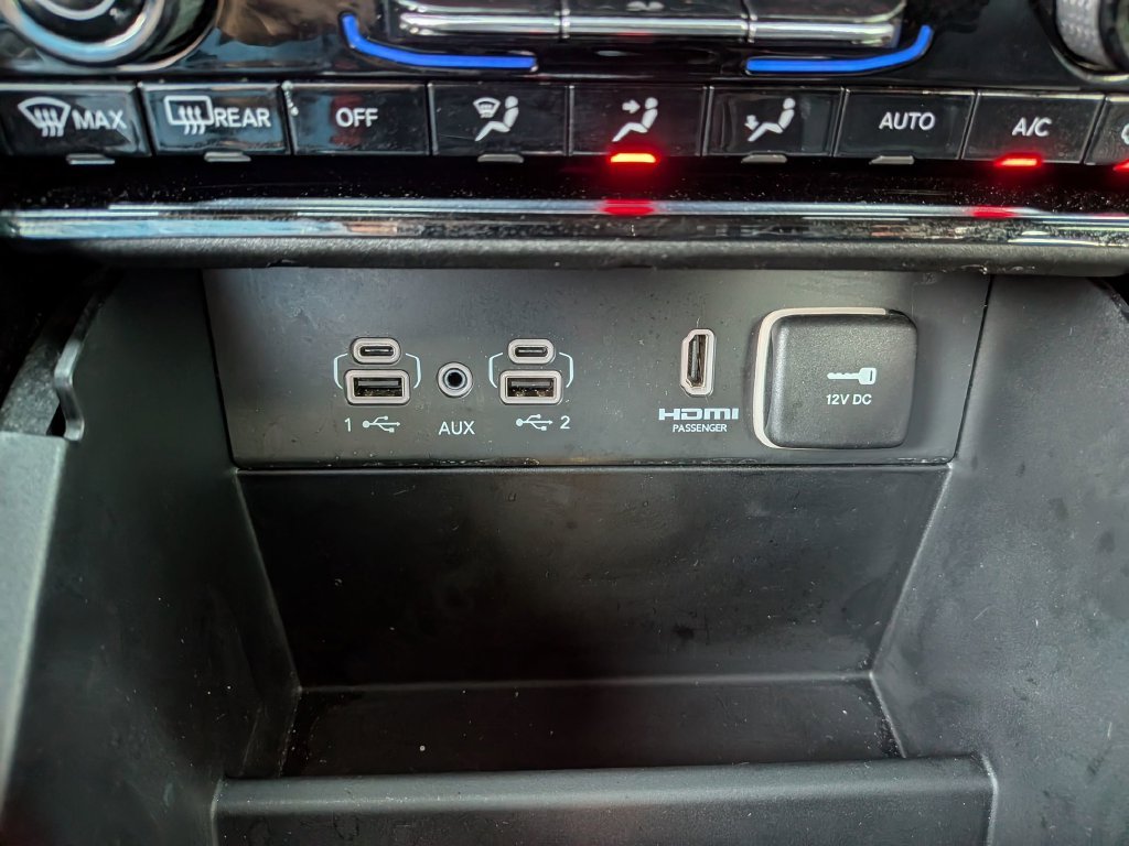 Used 2023 White Jeep Overland image 33