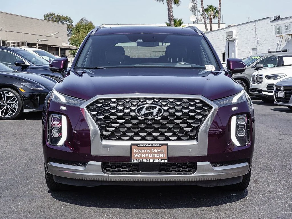 Used 2022 Red Hyundai Calligraphy image 2
