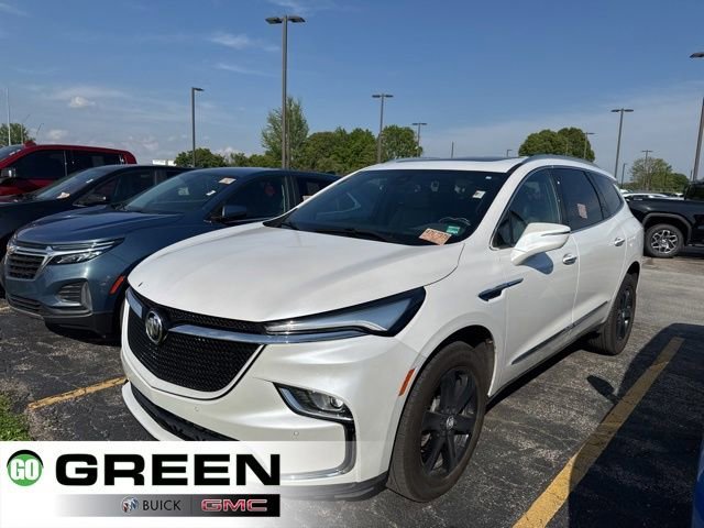 2024 Buick Enclave Essence's photo