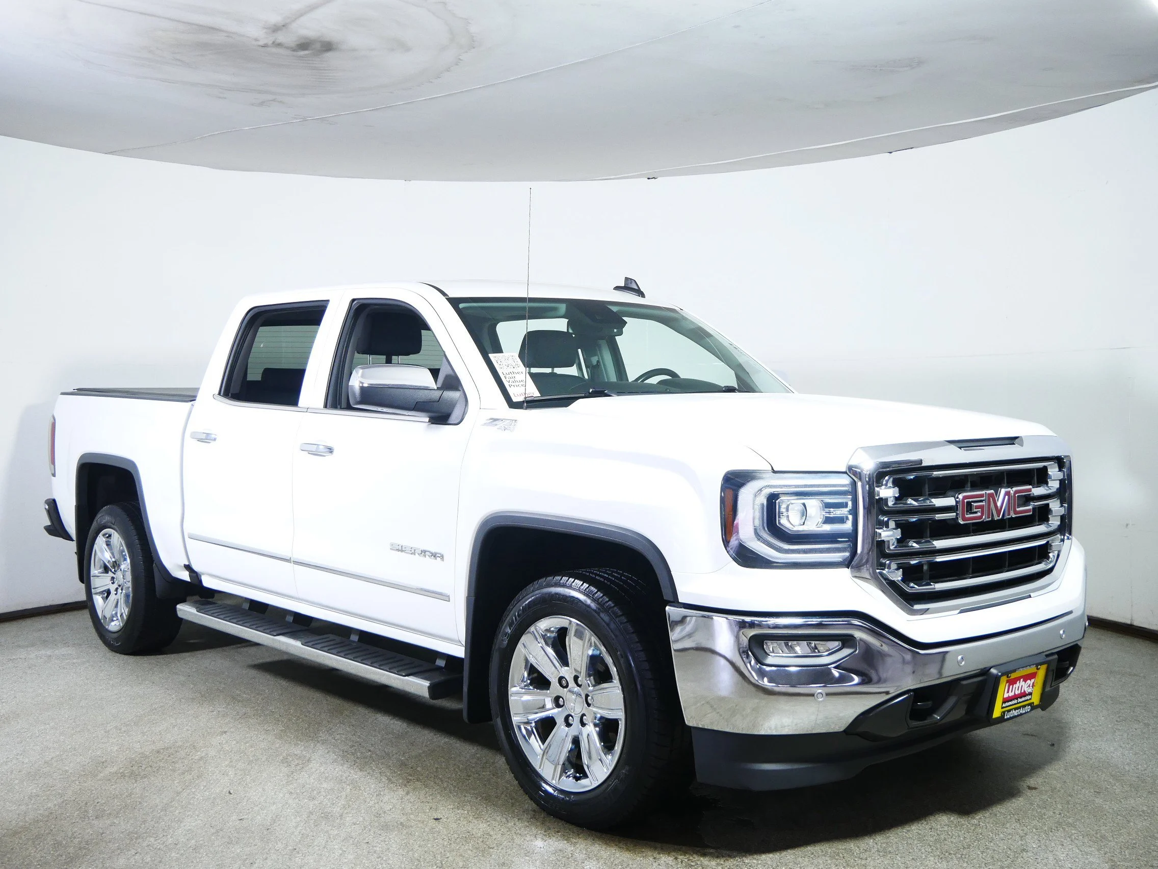 2018 GMC Sierra 4WD Crew Cab Short Box SLT's photo