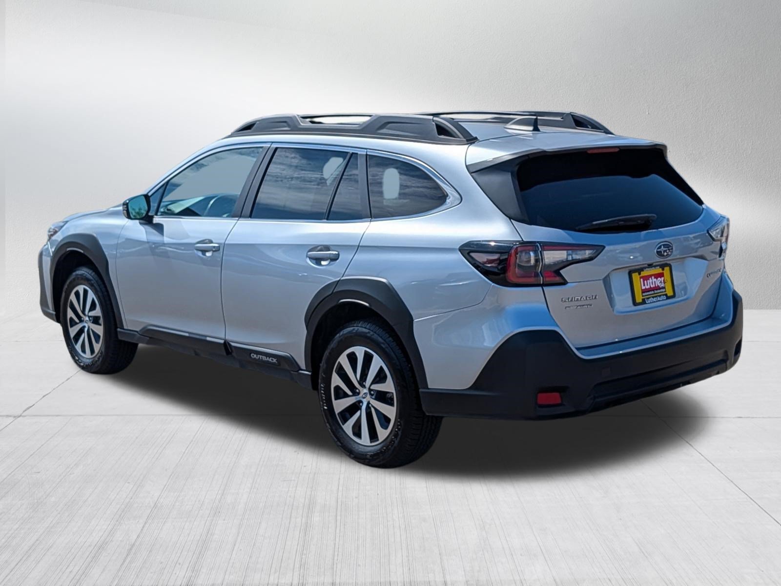 Used 2025 Ice Silver Metallic Subaru Premium image 5