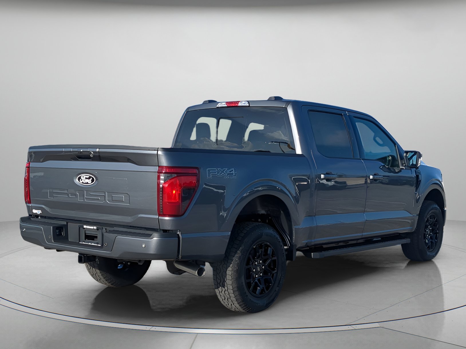 New 2026 Carbonized Gray Metallic Ford XLT image 37