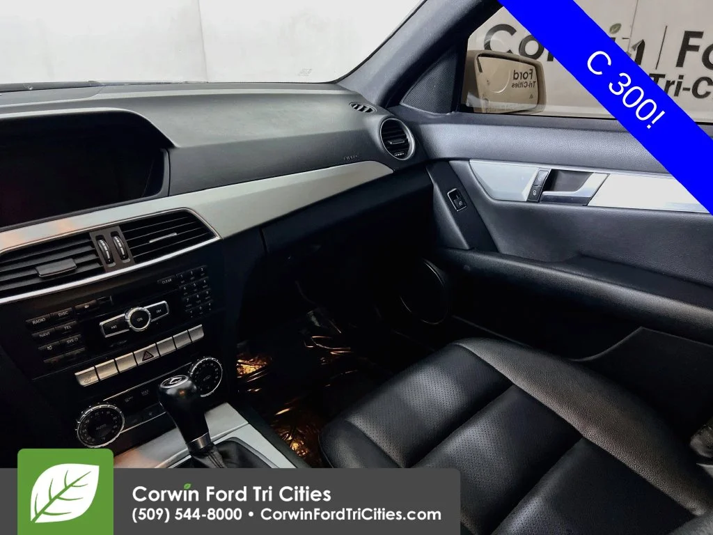 Used 2014 Polar White Mercedes-Benz C 300 image 27