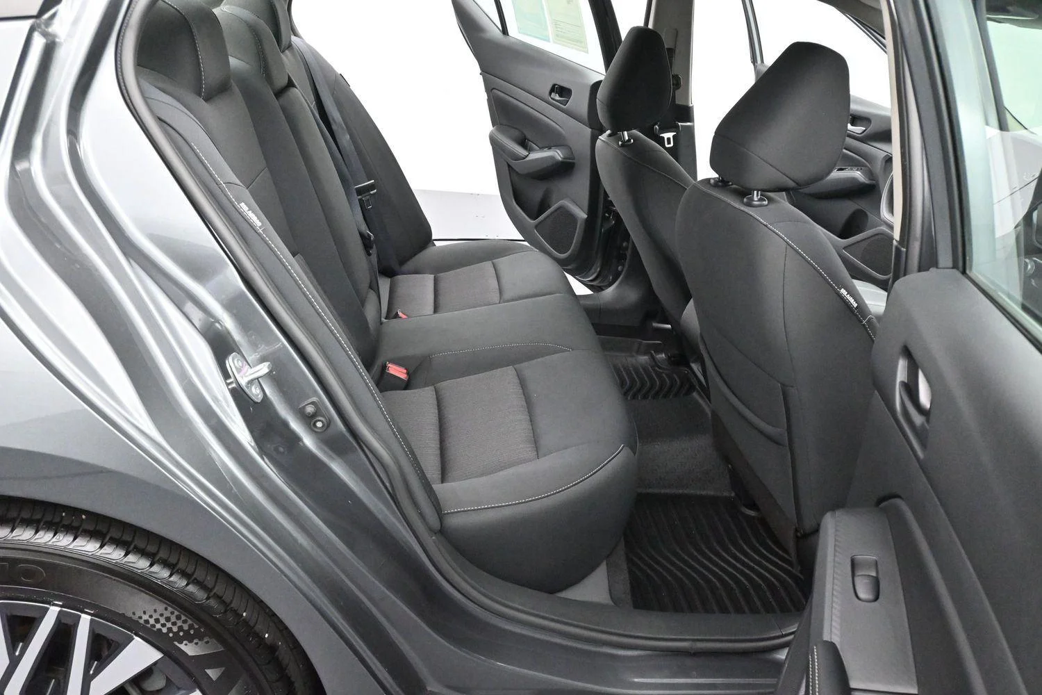 Used 2024 Gun Metallic Nissan 2.5 SV image 28