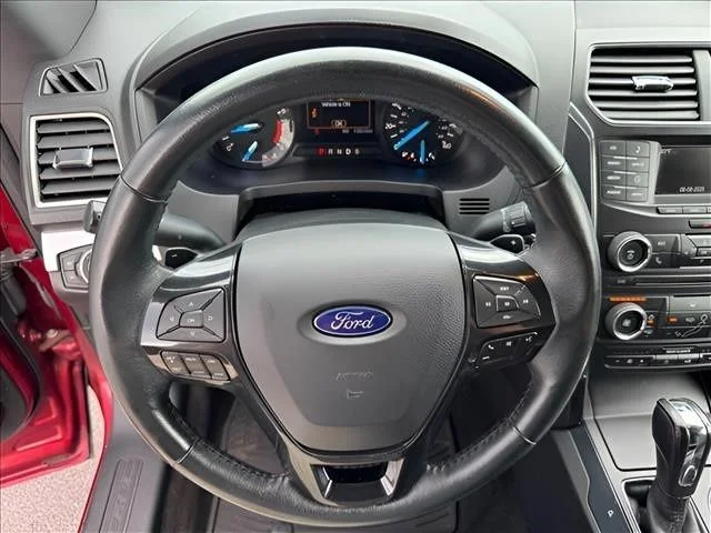 Used 2017 Red Ford XLT image 21