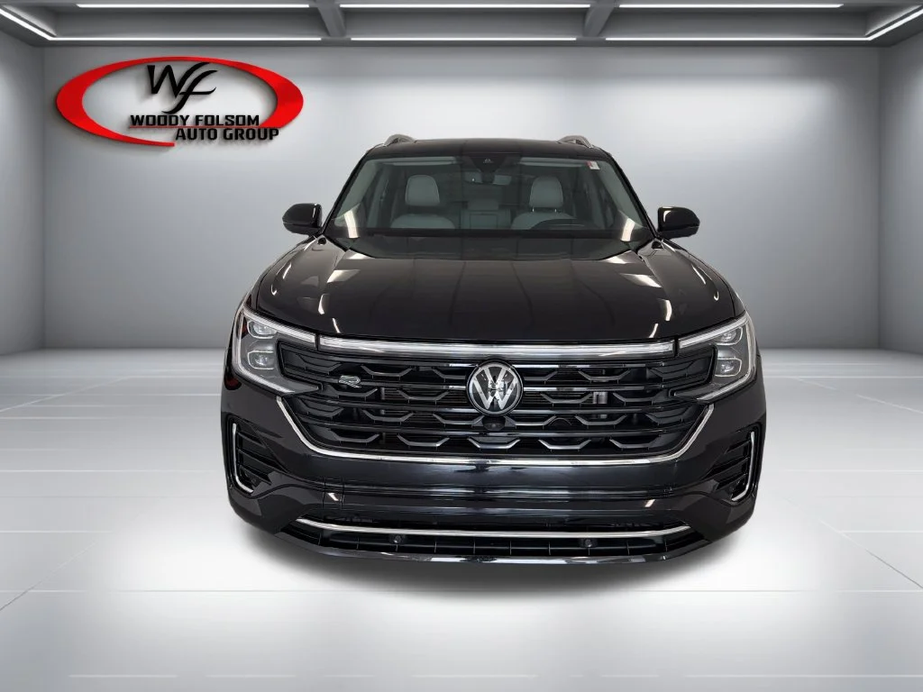 Used 2024 Black Volkswagen 2.0T SEL Premium R-Line image 2