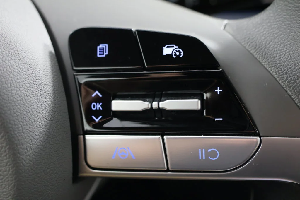 Certified Used 2024 Fluid Metal Hyundai SEL image 12