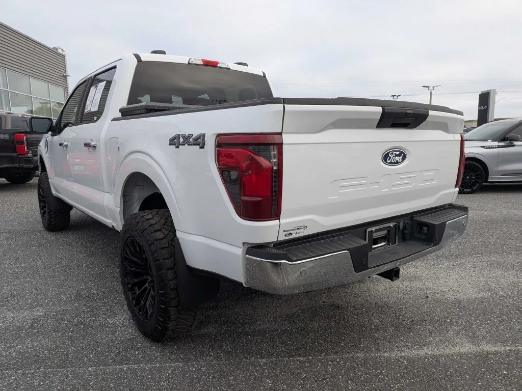 Certified Used 2025 Oxford White Ford XLT image 5