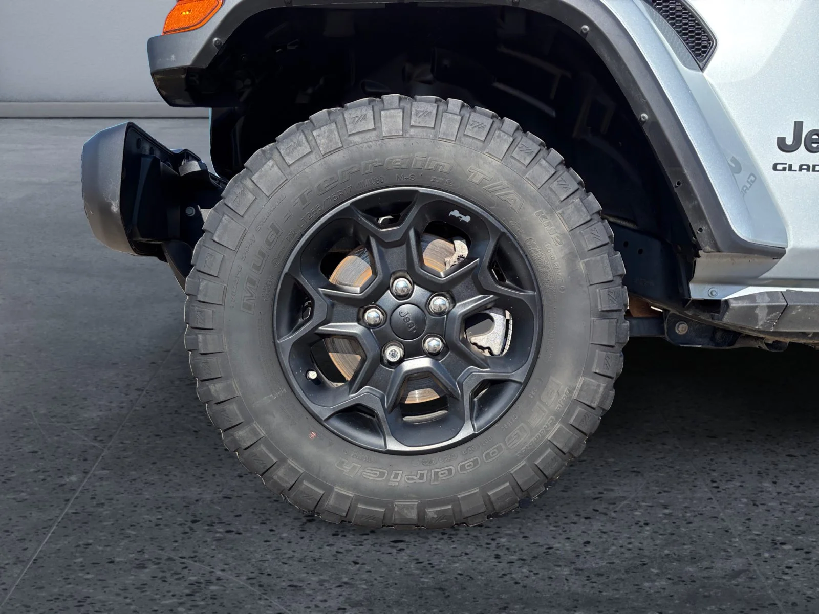 Used 2023 Silver Jeep Willys image 9