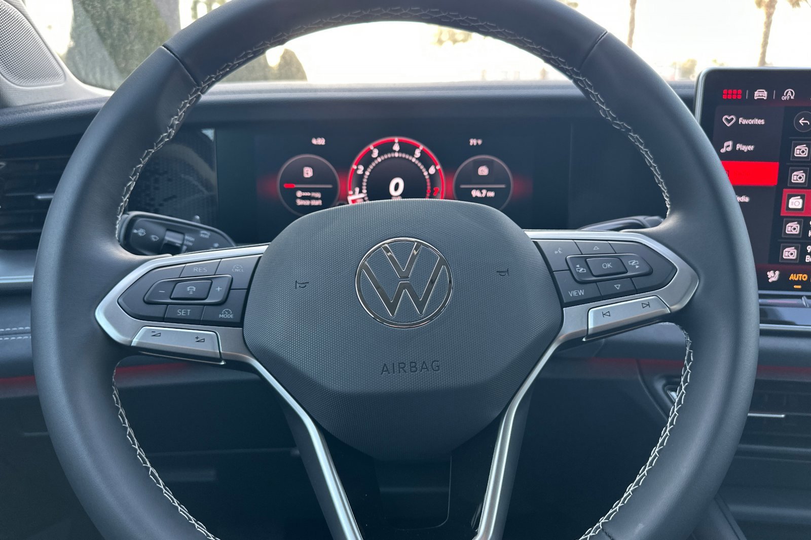 New 2026 Monterey Blue Pearl Volkswagen SE image 22