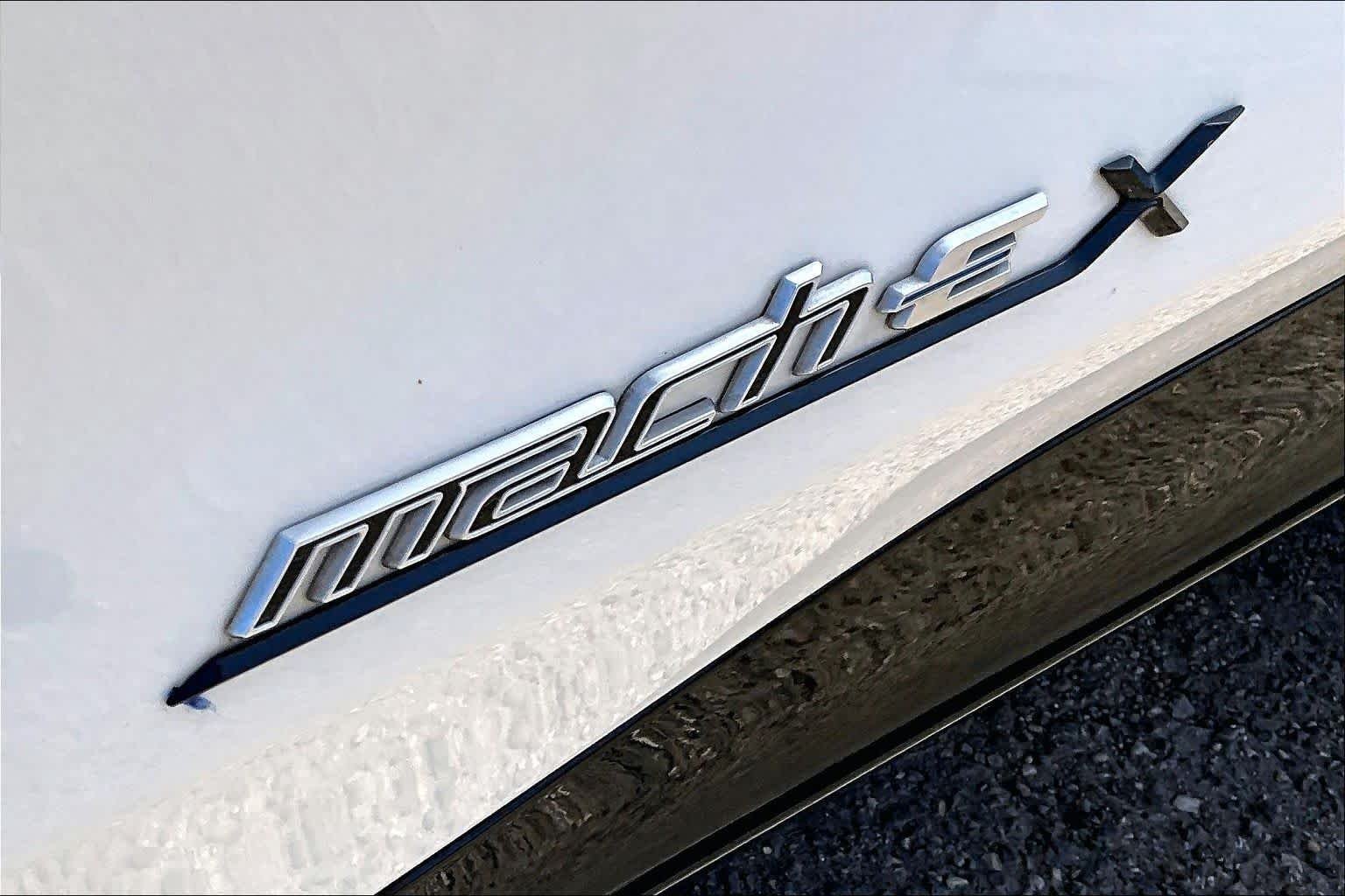 Used 2024 Star White Metallic Tri-Coat Ford Premium image 9