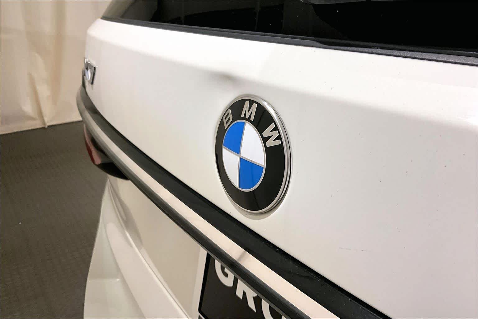 Certified Used 2023 Alpine White BMW xDrive40i image 32