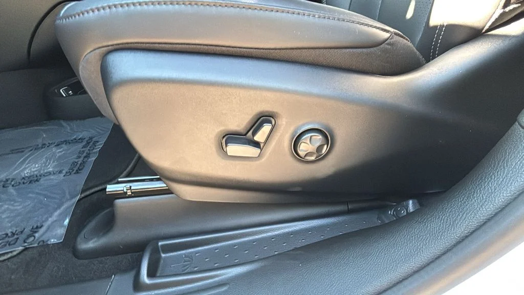 2026 Chrysler Pacifica Select - Photo 11