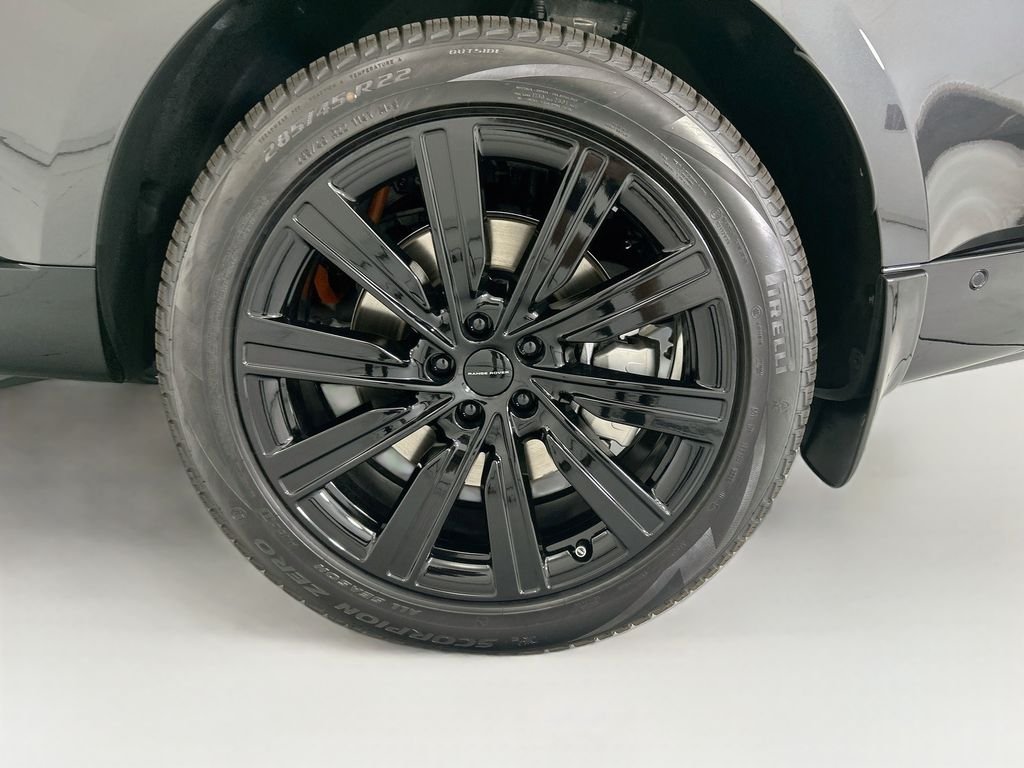 New 2026 Carpathian Grey Land Rover SE image 30