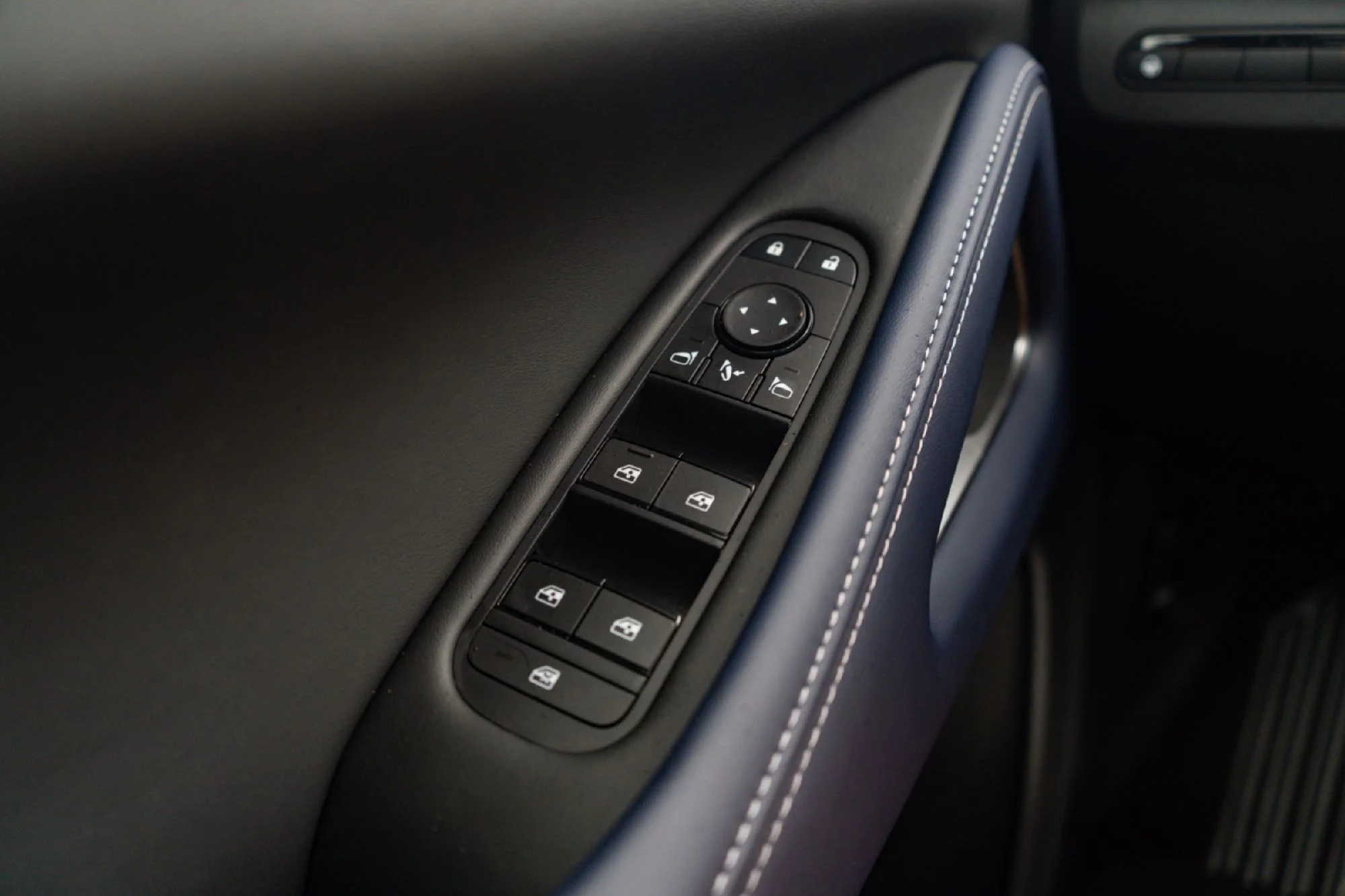 New 2027 MINERAL BLACK INFINITI Sport AWD image 18