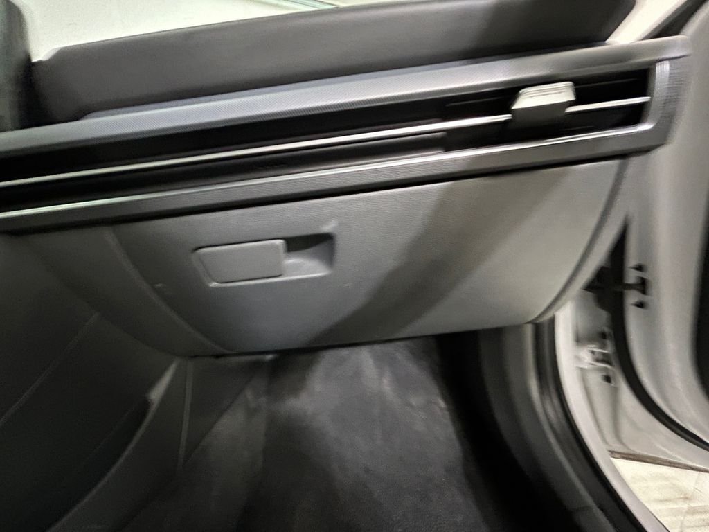 Used 2024 White Hyundai SEL image 24