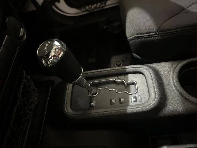 2013 Jeep Wrangler Unlimited Sport - Photo 14