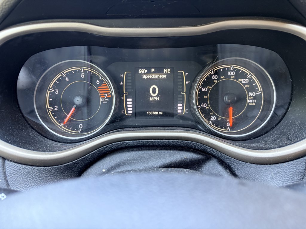Used 2017 Deep Cherry Red Crystal Pearlcoat Jeep Latitude image 12