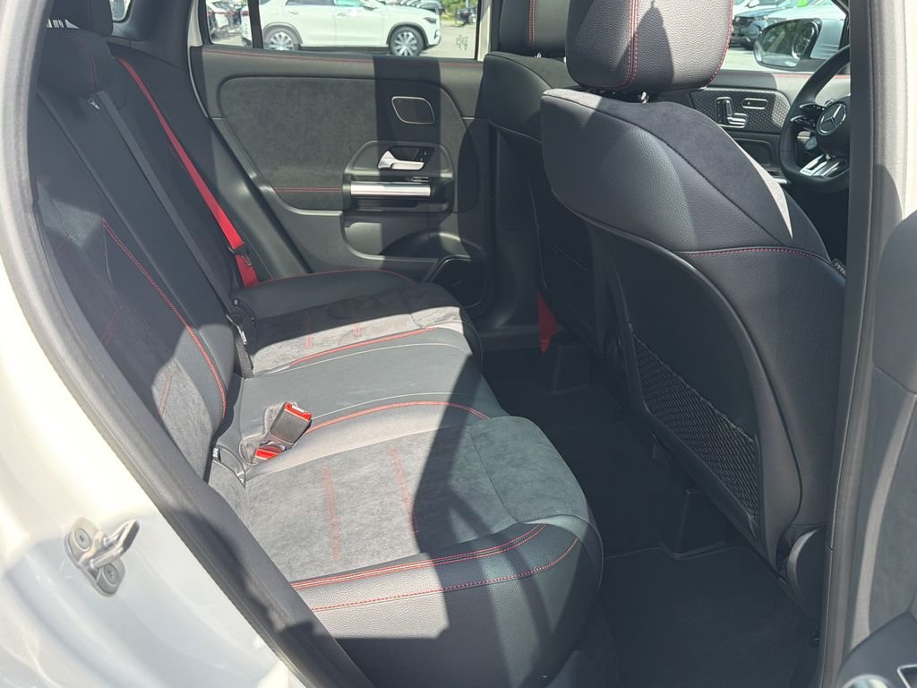 2025 Mercedes-Benz GLA GLA35 AMG - Photo 42