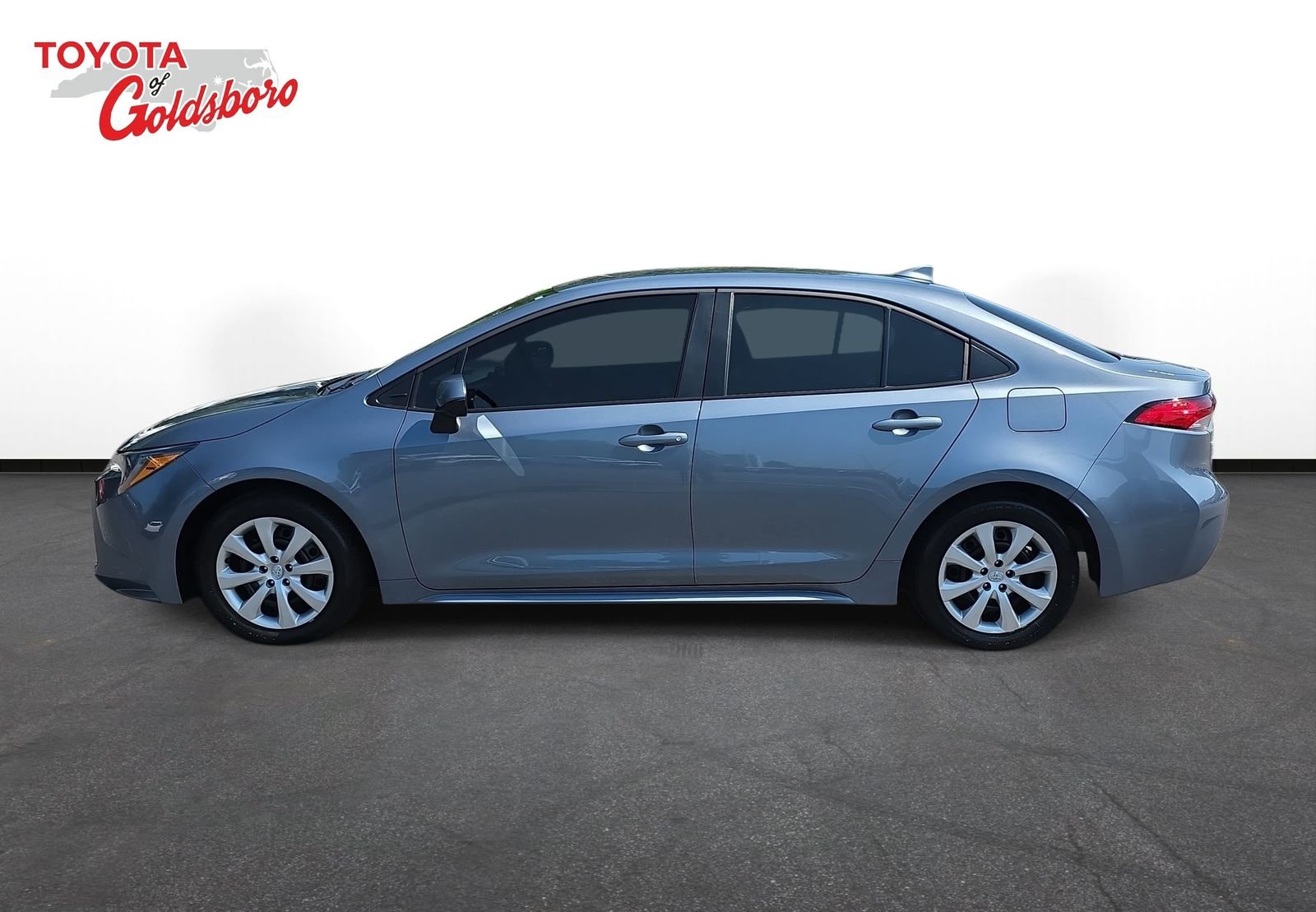 Used 2025  Toyota LE image 8