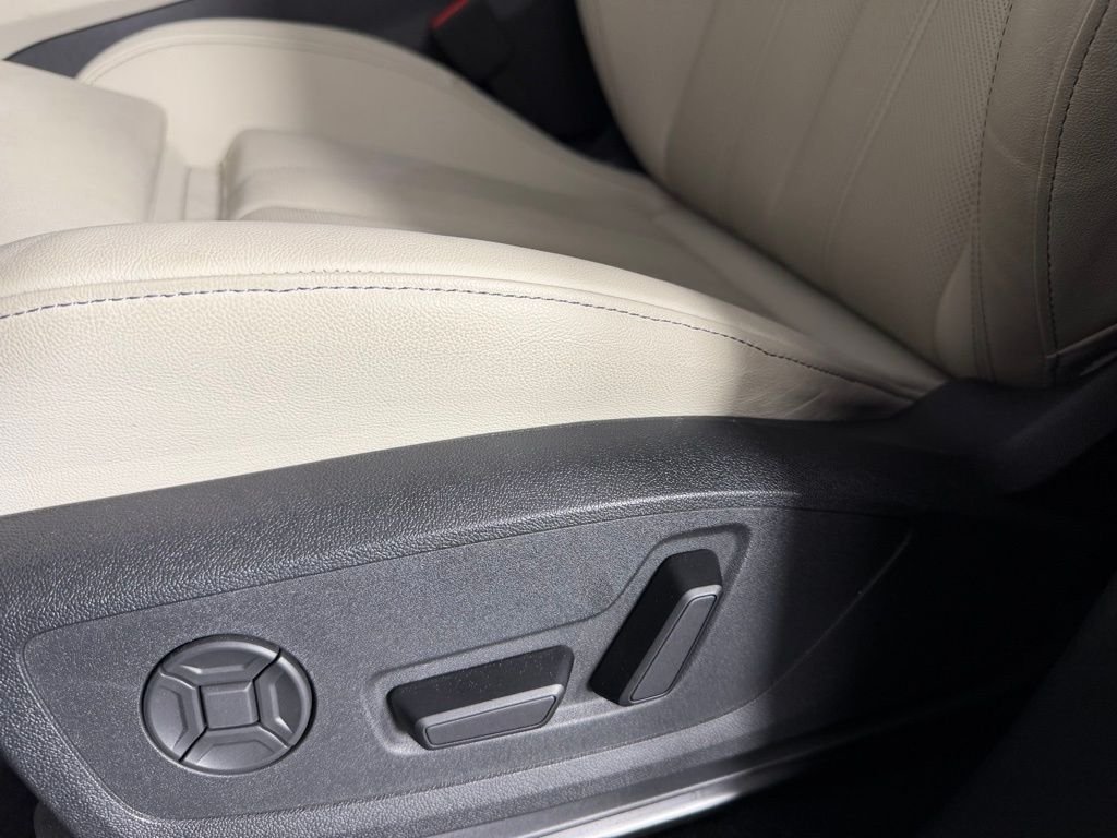 Used 2025 Black Audi Premium Plus quattro image 25