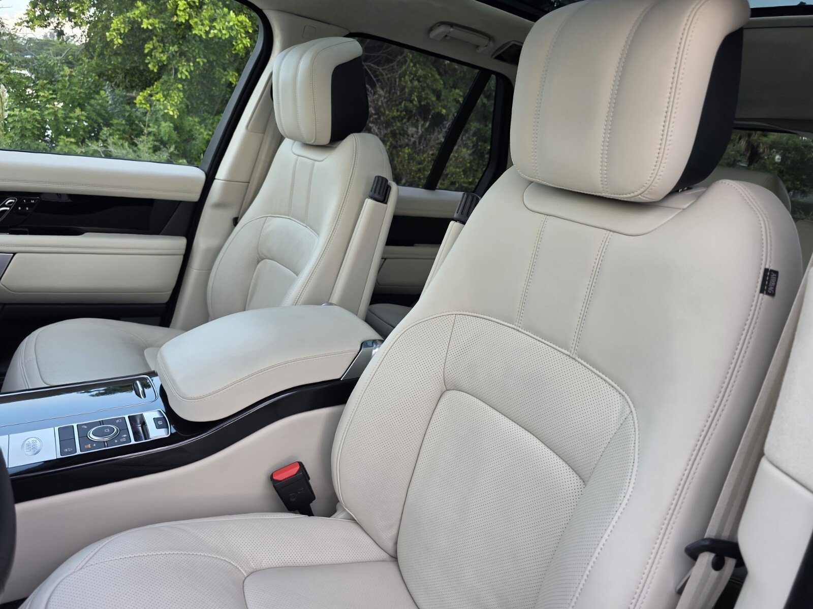 Used 2021 Ivory Land Rover P525 Westminster image 12