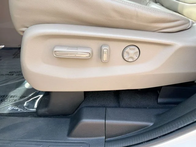 Used 2024  Honda EX-L image 16