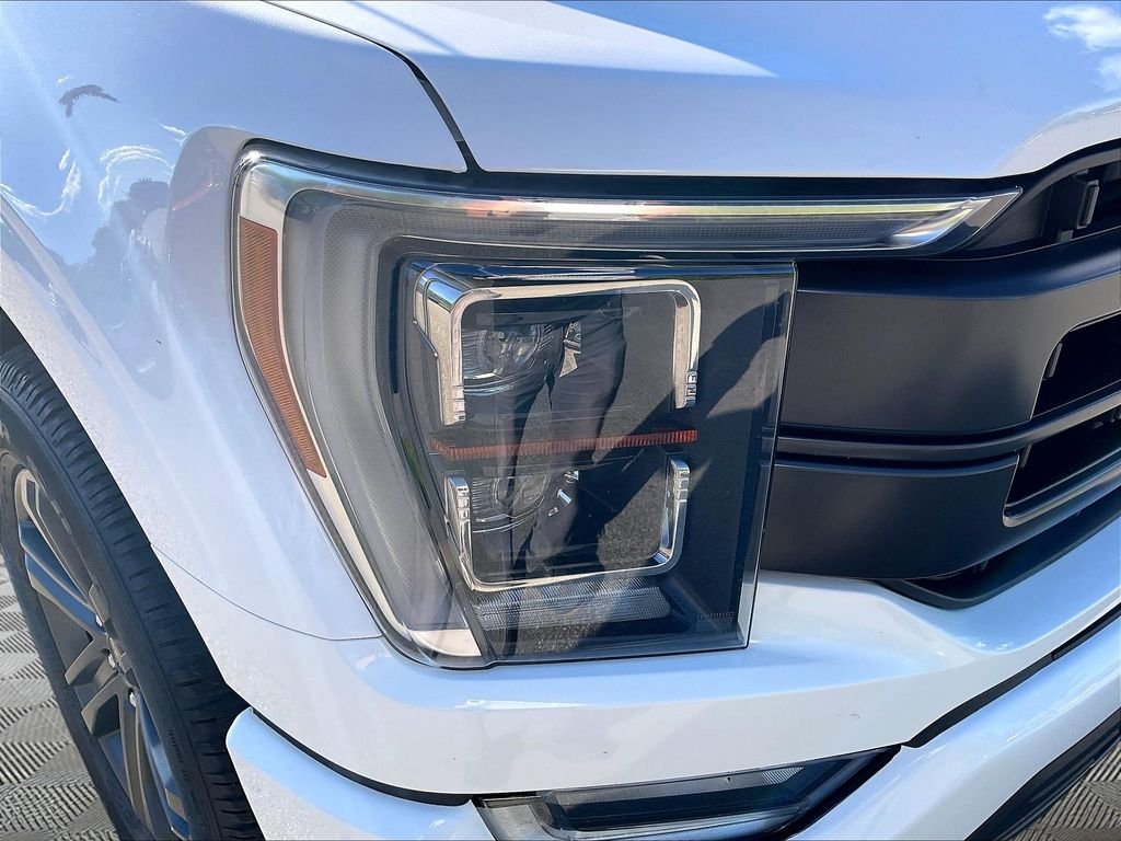 Used 2023 Star White Metallic Tri-Coat Ford Lariat image 31