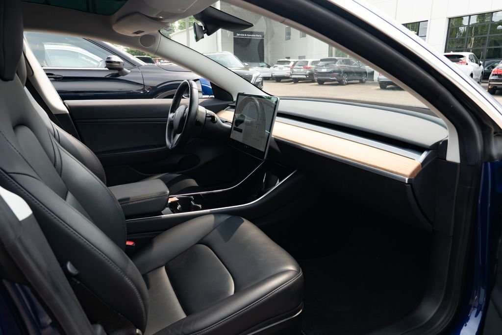 Used 2019 Deep Blue Metallic Tesla Performance image 21