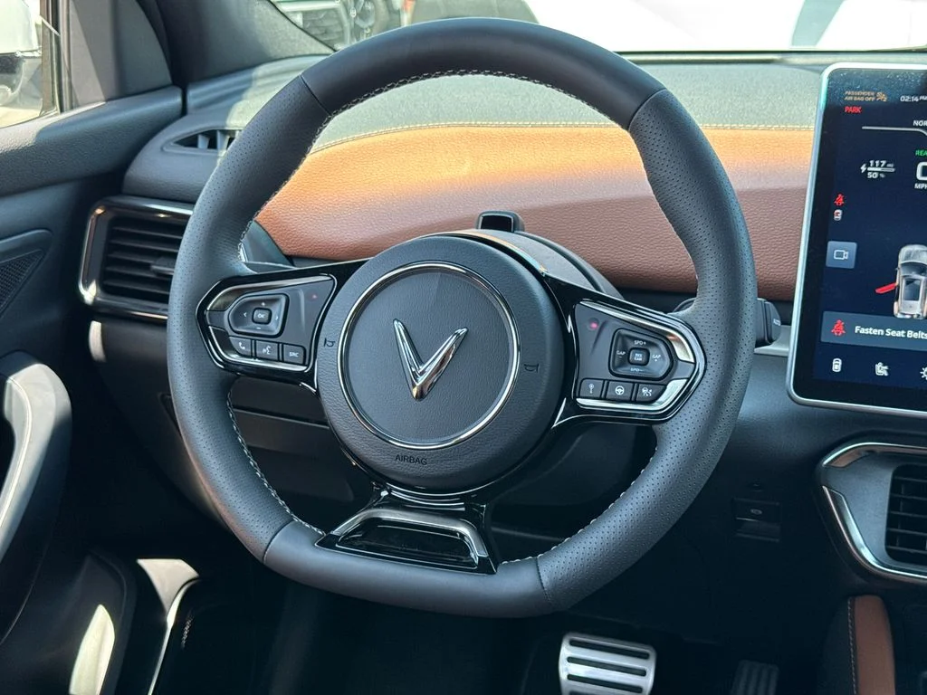 2025 VinFast VF 8 Plus - Photo 24