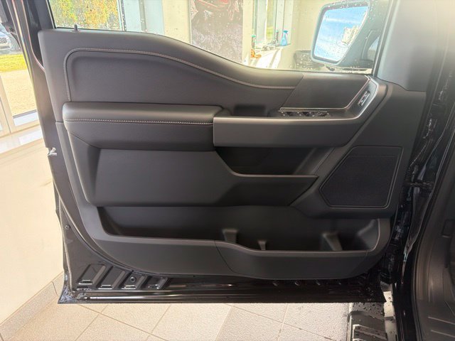 New 2026 Agate Black Metallic Ford XLT image 21