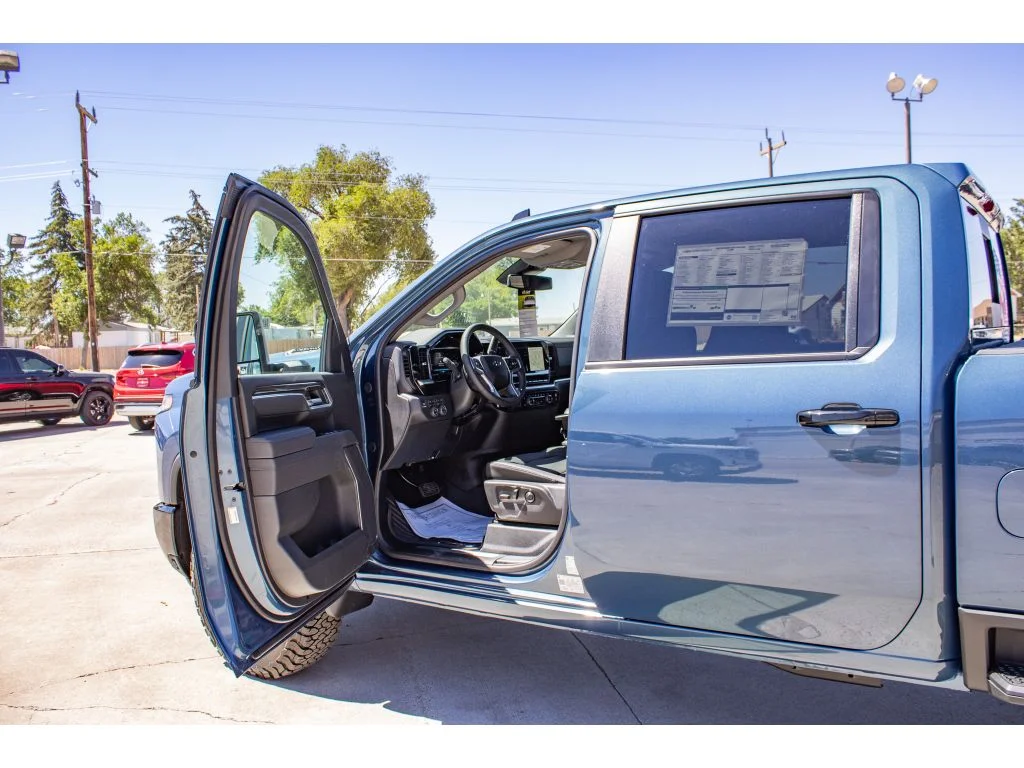 New 2026 Lakeshore Blue Metallic Chevrolet LT image 27