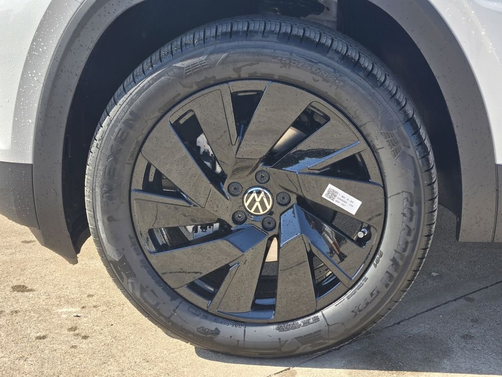 New 2026 White/off-white Volkswagen 2.0T SE w/Technology image 10