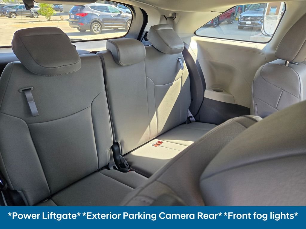 2023 Toyota Sienna XLE - Photo 17