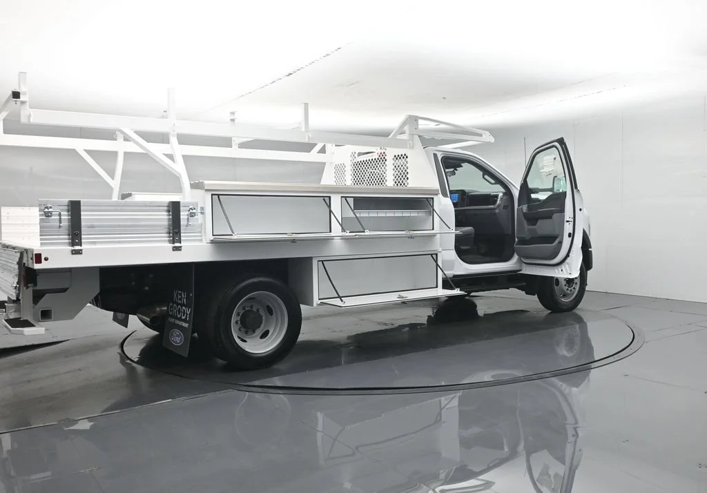 New 2026 Oxford White Ford XL image 5