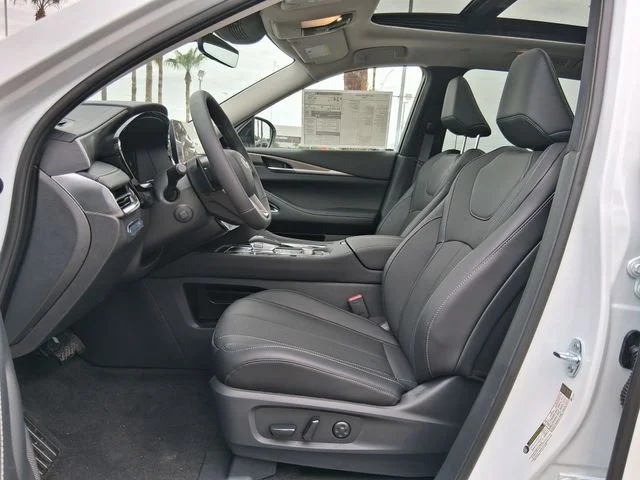New 2027 RADIANT WHITE INFINITI Luxe FWD image 20