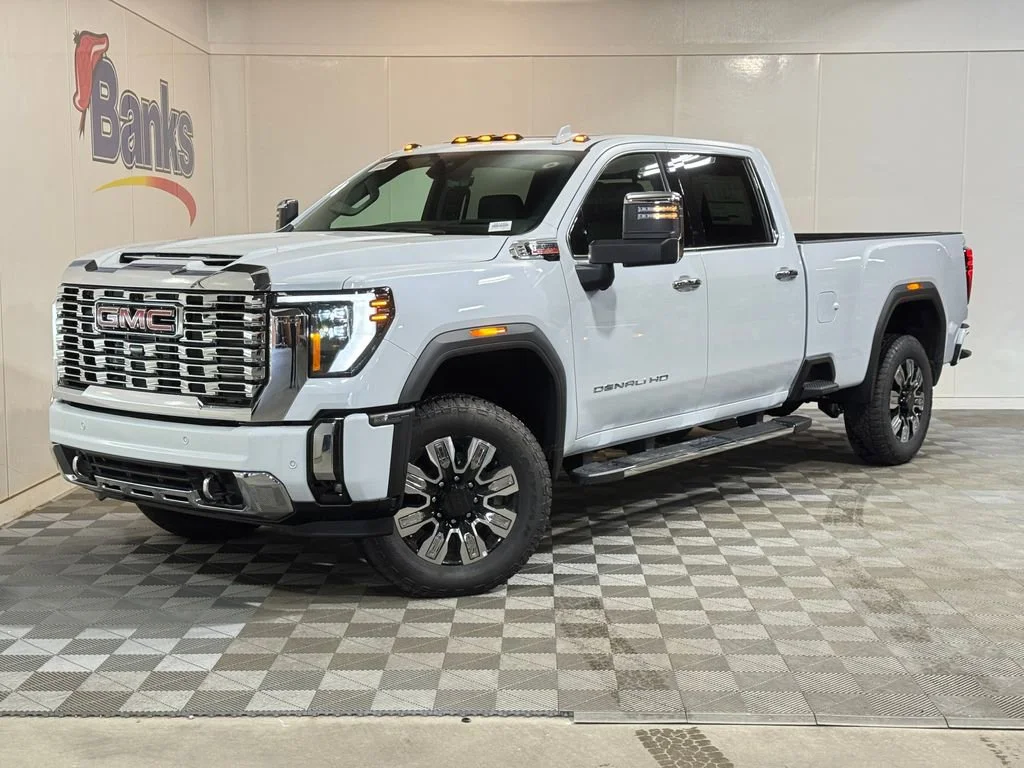 2026 GMC Sierra 3500HD Denali - Photo 2