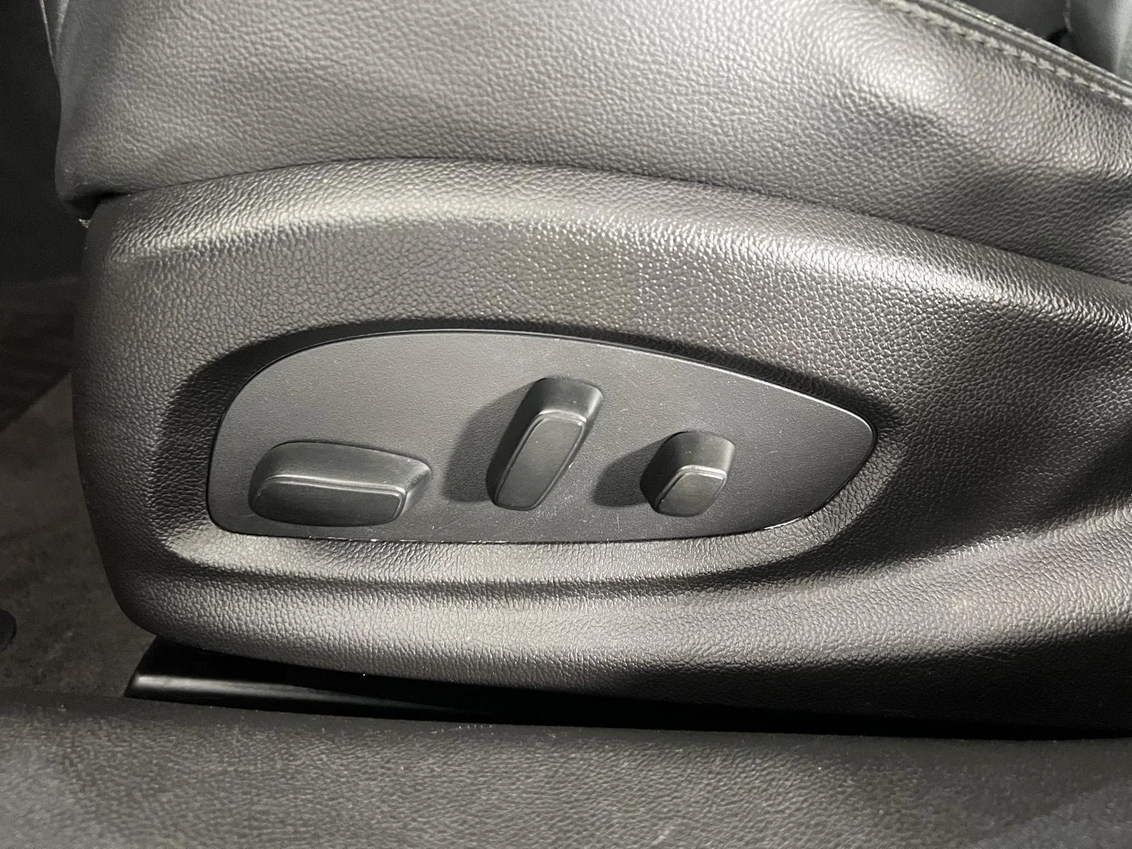 Used 2017 Silver Ice Metallic Chevrolet LT image 13