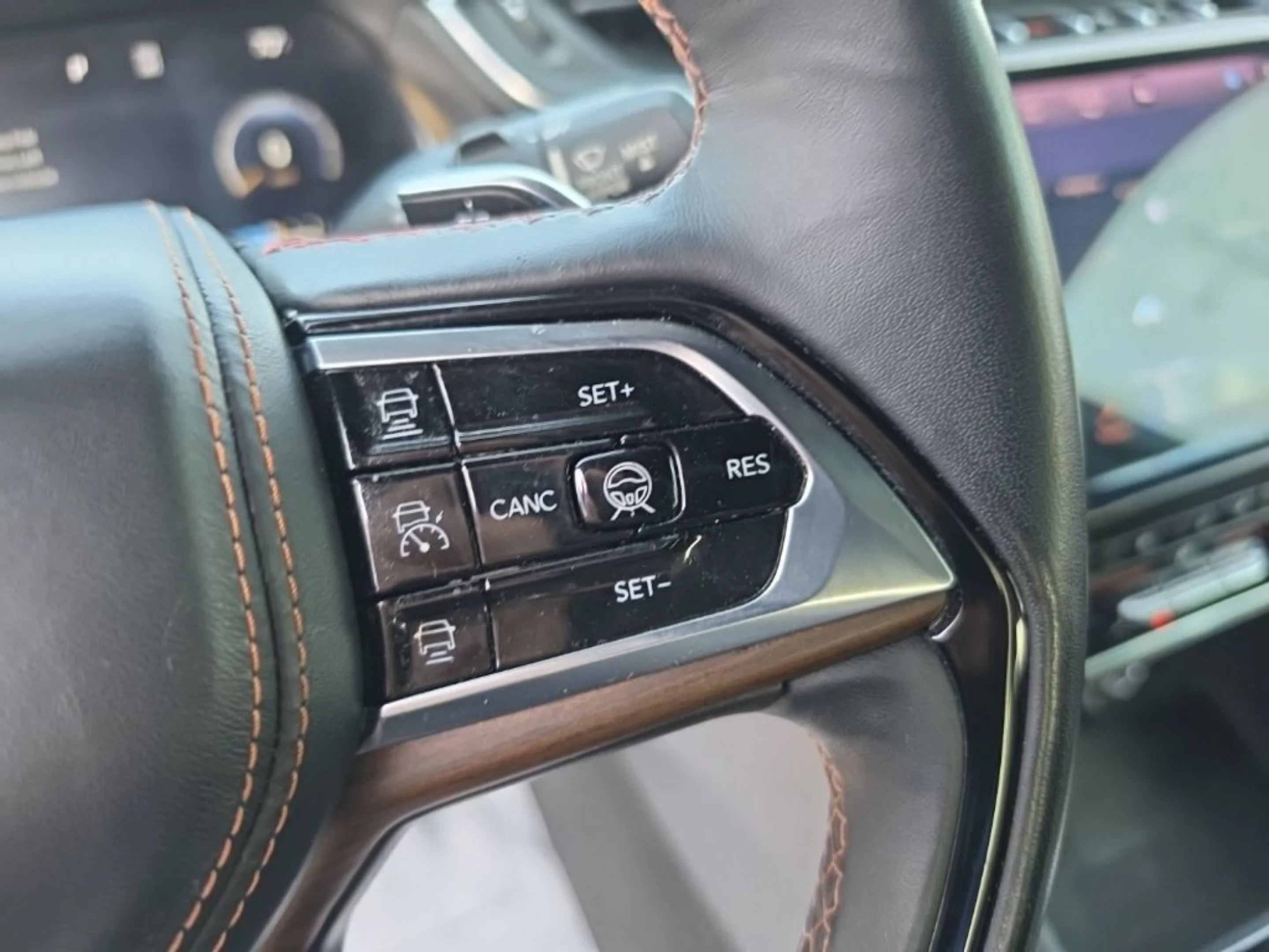 Used 2021 Diamond Black Crystal Pearlcoat Jeep Summit image 15