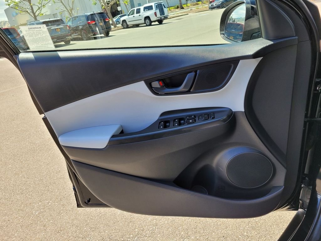 Used 2023 Black Hyundai SEL image 27