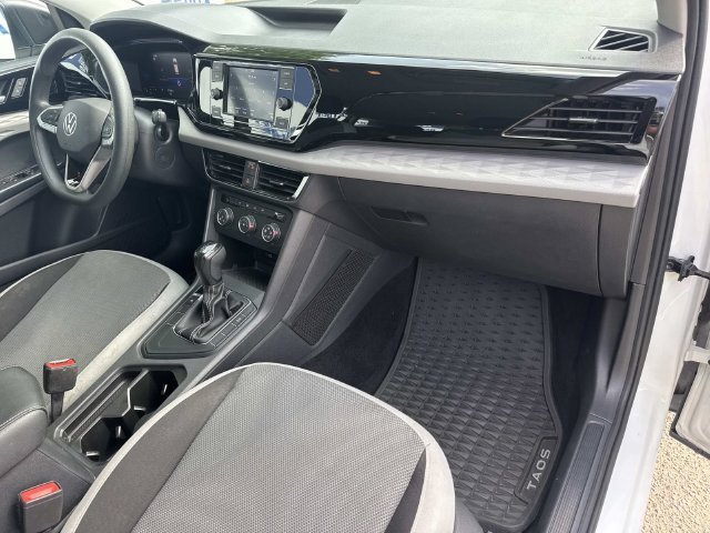 Used 2022  Volkswagen S image 21