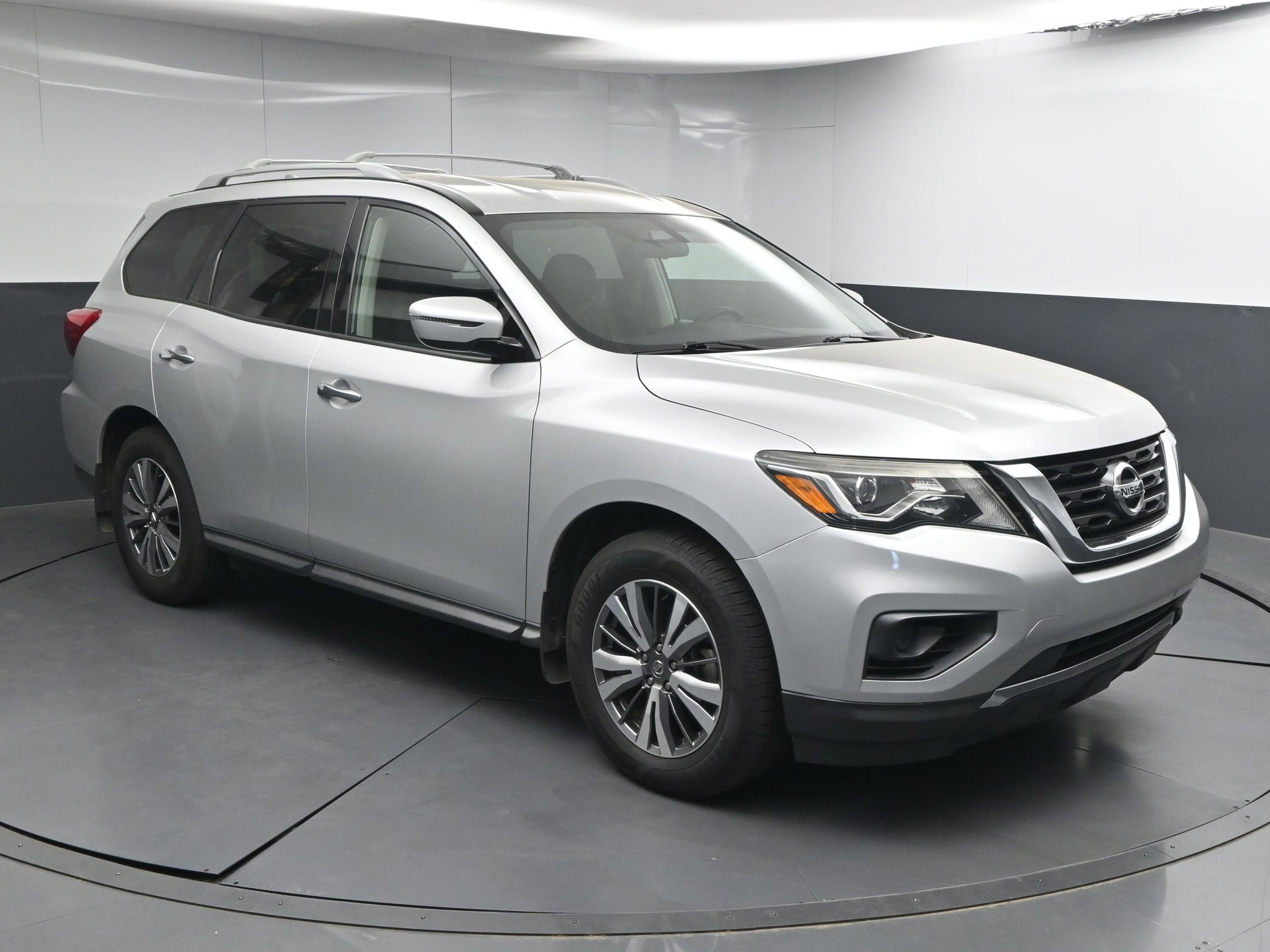 2020 Nissan Pathfinder S